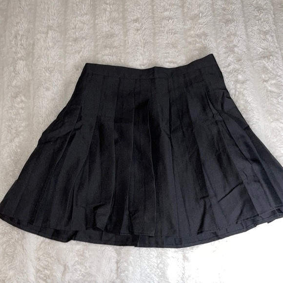 Black pleated skirt from Dolls Kill - Picture 3 of 4